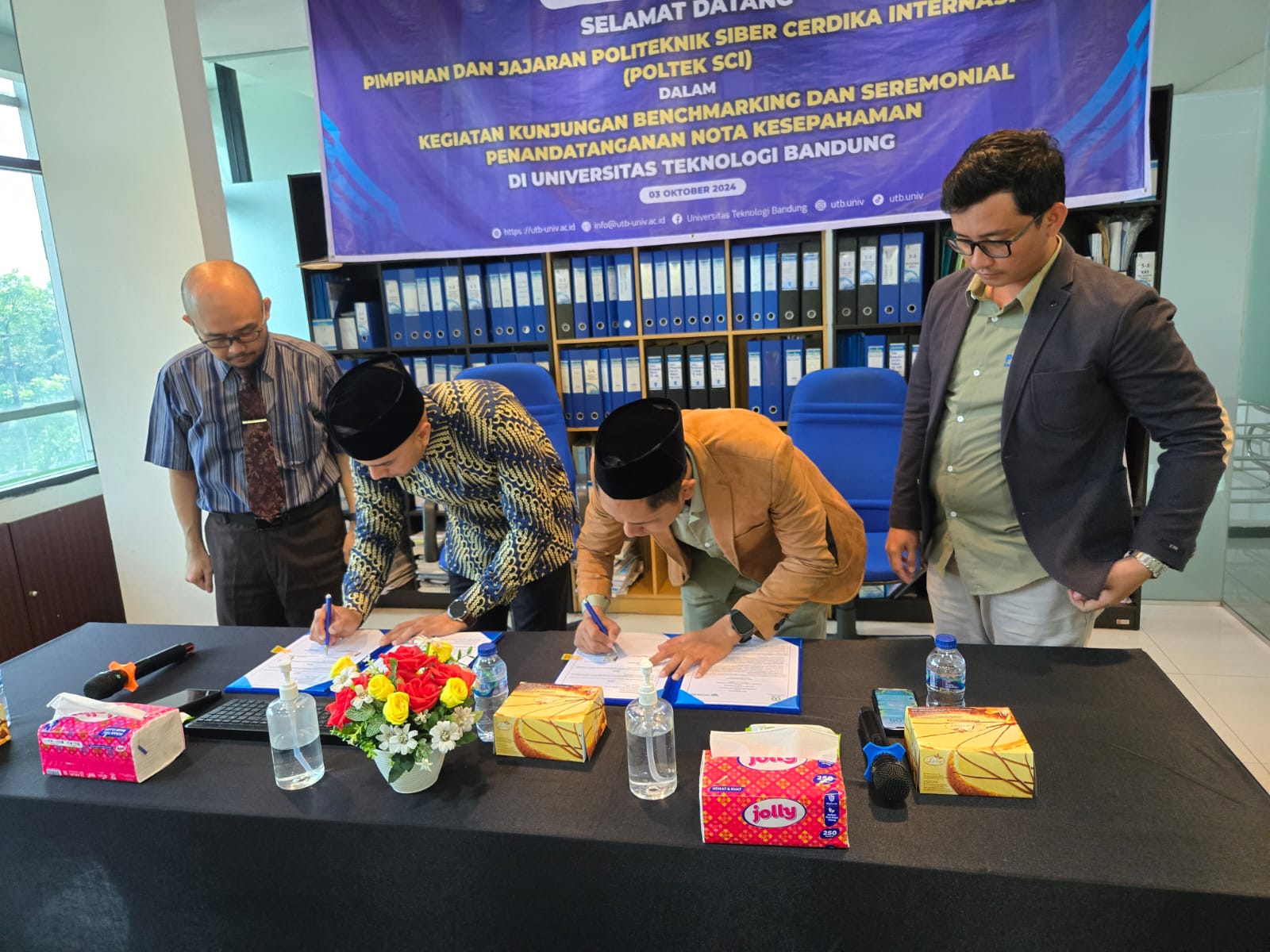 Politeknik Siber Cerdika Internasional (SCI) resmi menandatangani Memorandum of Understanding (MoU) dengan Universitas Teknologi Bandung