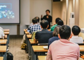 mitos dan fakta seputar perkuliahan