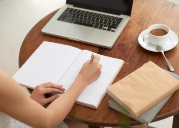 Tips Menulis Karya Ilmiah