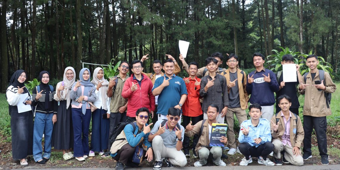 Mahasiswa Poltek SCI Observasi Lapangan di UMKM Kopi Sekar Wangi