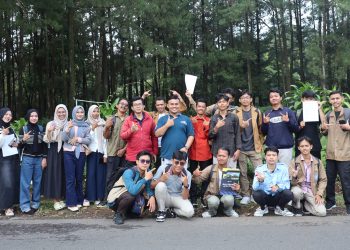Mahasiswa Poltek SCI Observasi Lapangan di UMKM Kopi Sekar Wangi