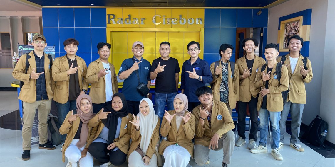 Mahasiswa Poltek SCI Kunjungi Radar Cirebon