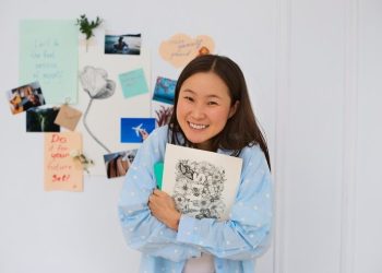 Menulis skripsi bisa menjadi tugas yang sangat menantang, terutama ketika waktu terus berjalan dan deadline semakin dekat.