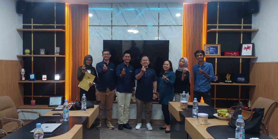 Benchmarking KUI UNIKU dengan KUI Poltek SCI, Bahas Strategi Gaet Mahasiswa Internasional