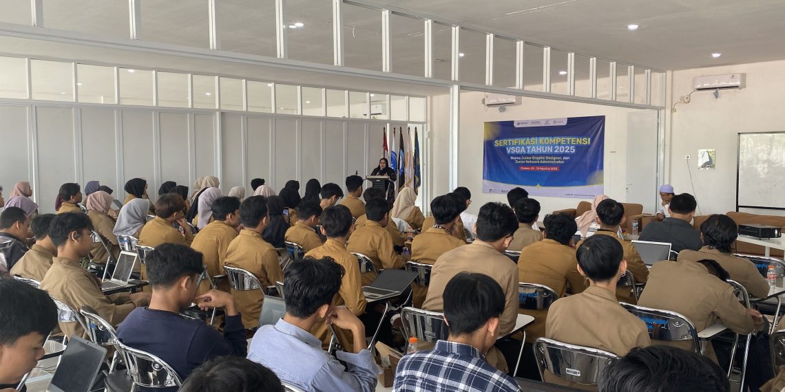 Politeknik SCI & KOMDIGI Gelar Sertifikasi VSGA 2025 Junior Graphic Designer & Junior Network Administrator