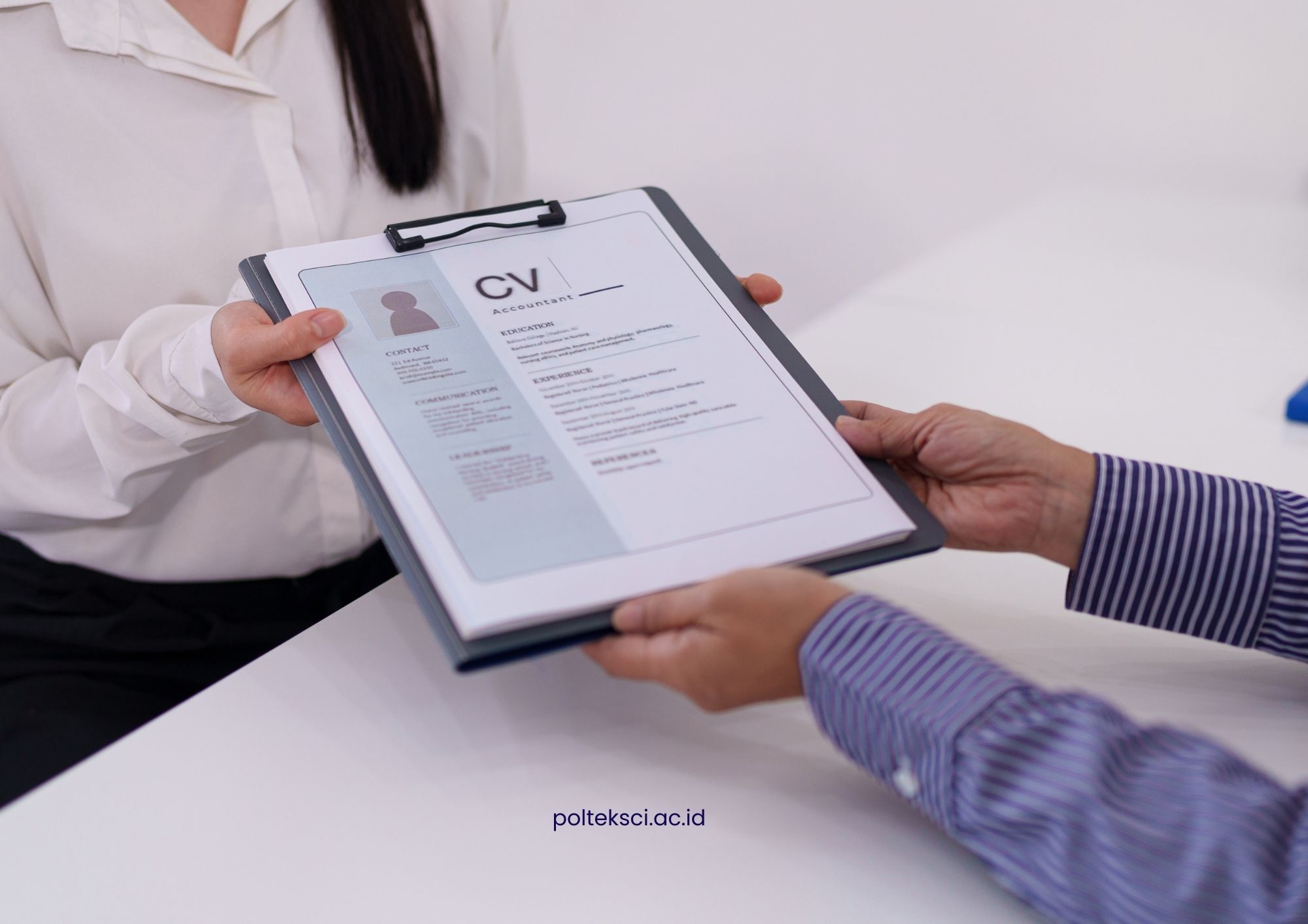 Tips Menulis CV dan Surat Lamaran Kerja yang Menarik