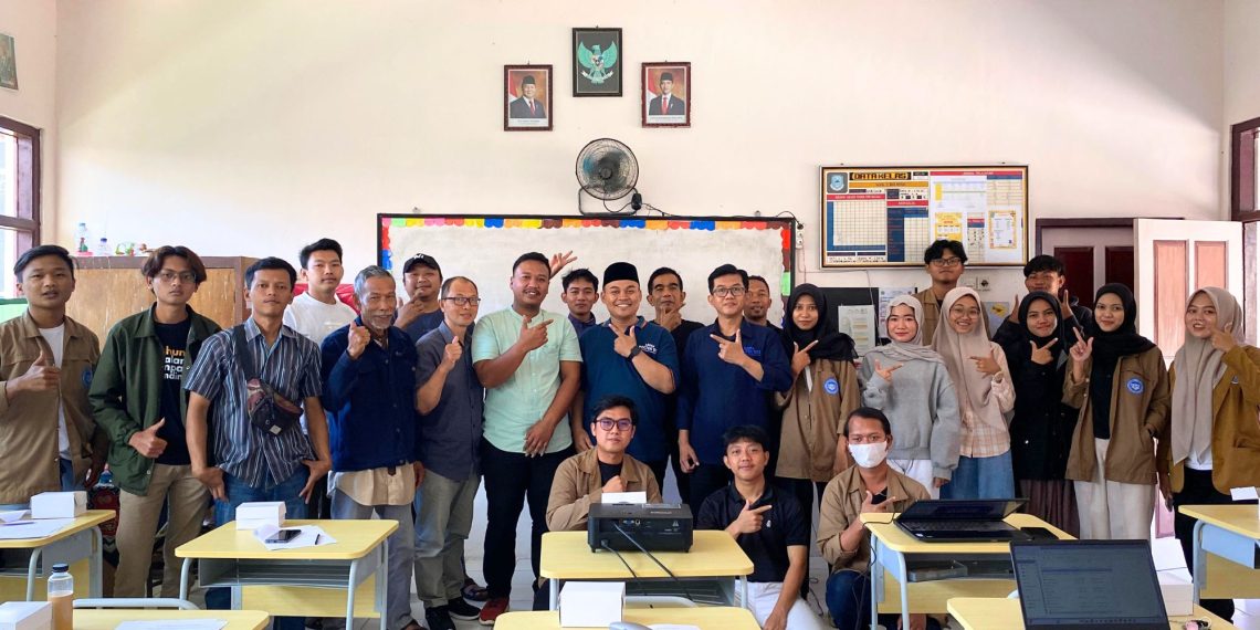 Mahasiswa Poltek SCI Dampingi Petani Kopi Ragasakti