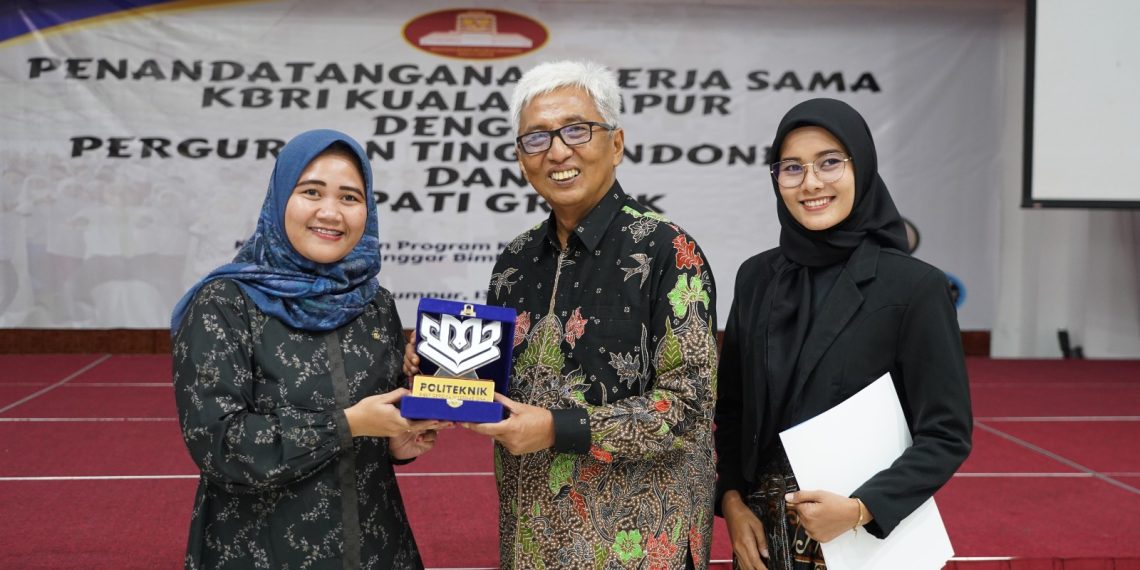 Poltek SCI Teken MoU dengan KBRI Kuala Lumpur: Buka Peluang KKN Mahasiswa di Malaysia