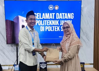 Cirebon, 29 Oktober 2025 — Politeknik Siber Cerdika Internasional (POLTEK-SCI) resmi melakukan penandatanganan Nota Kesepahaman (MoU)