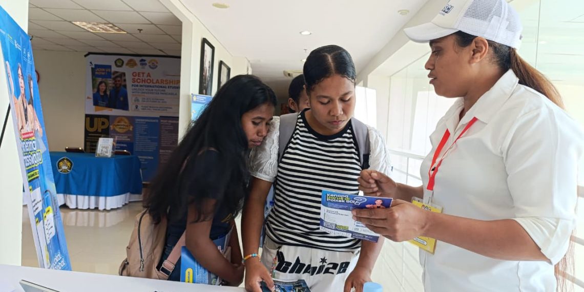 Ribuan Siswa Timor Leste Kunjungi Booth Poltek SCI
