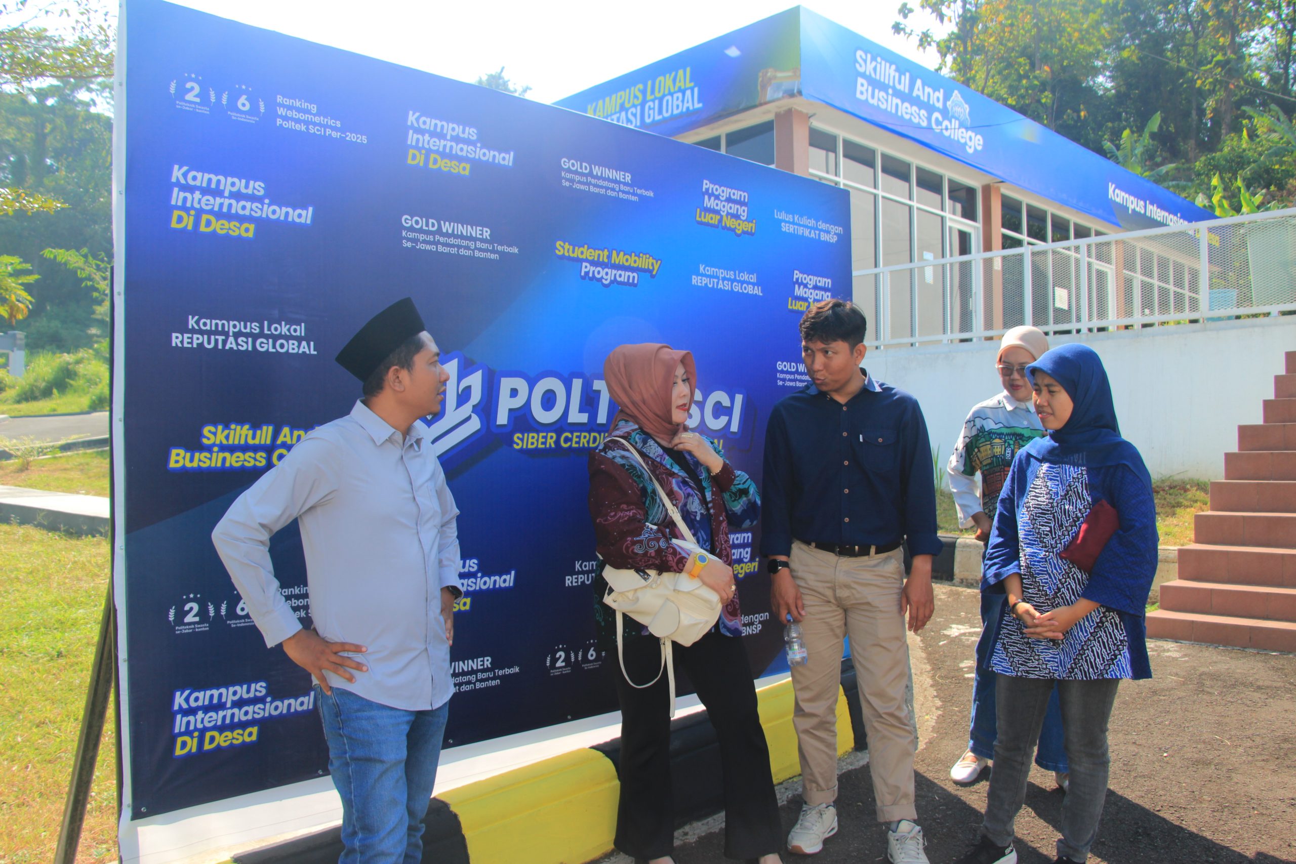 ARS University Laksanakan Benchmarking ke Politeknik SCI