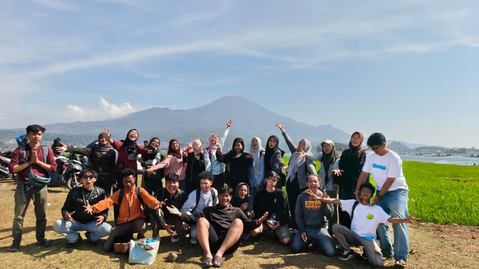Kegiatan kebersamaan Panitia SIBER MARU 4.0 POLTEKSCI 2026